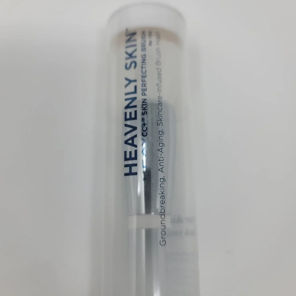 IT Cosmetics Heavenly Skin‎ CC+ Cream Skin Perfecting Brush No 702